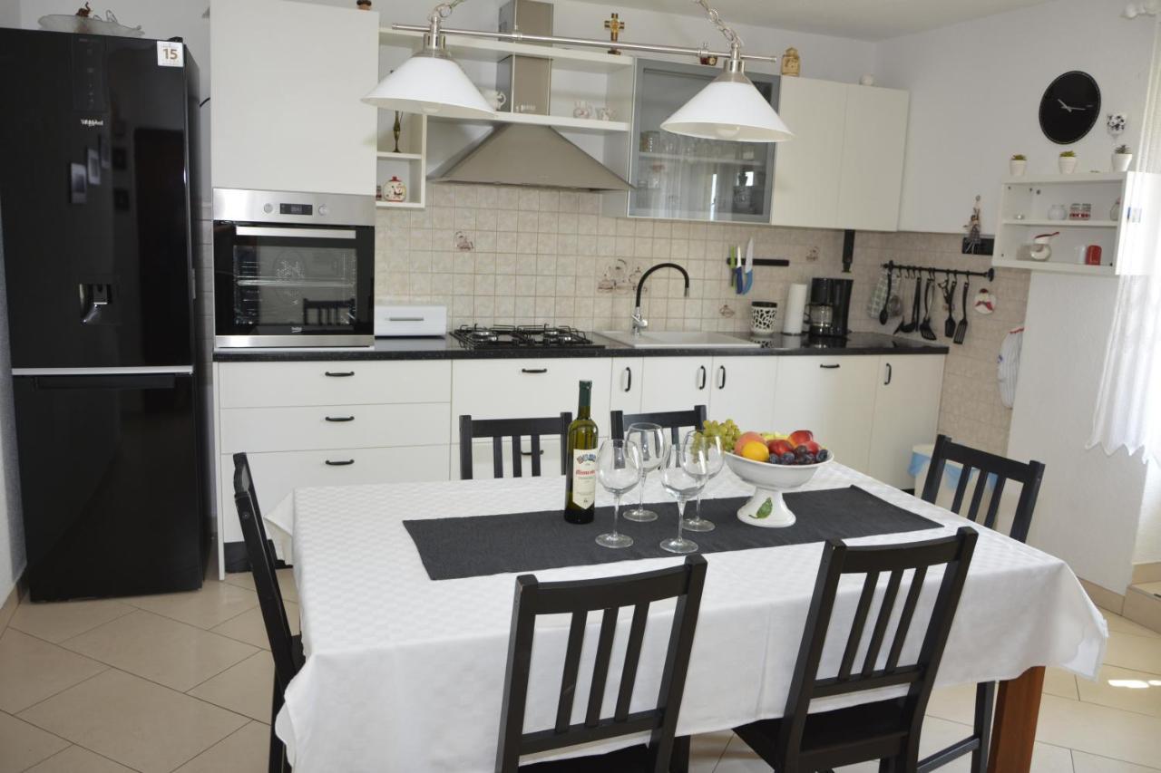 Apartment Rita Сен Екстериор снимка